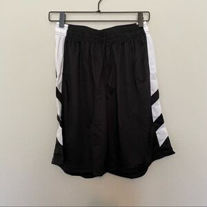 NWOT epic sports adult basketball shorts black and white sz.S